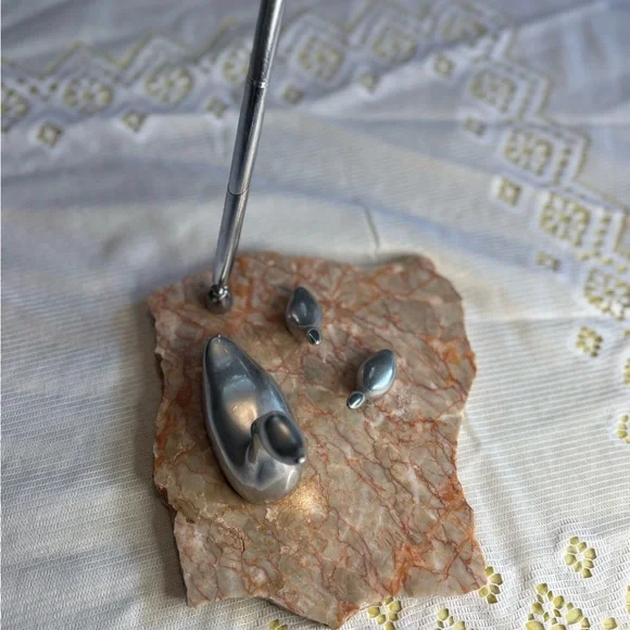 Vintage Hoselton Silver Duck Family Pen Holder - Picture 5 of 8